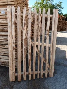 Portillon en bois de châtaigner - type A