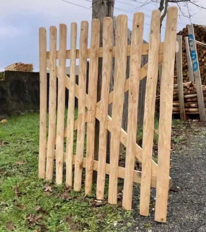 Portillon en bois de châtaigner - type B