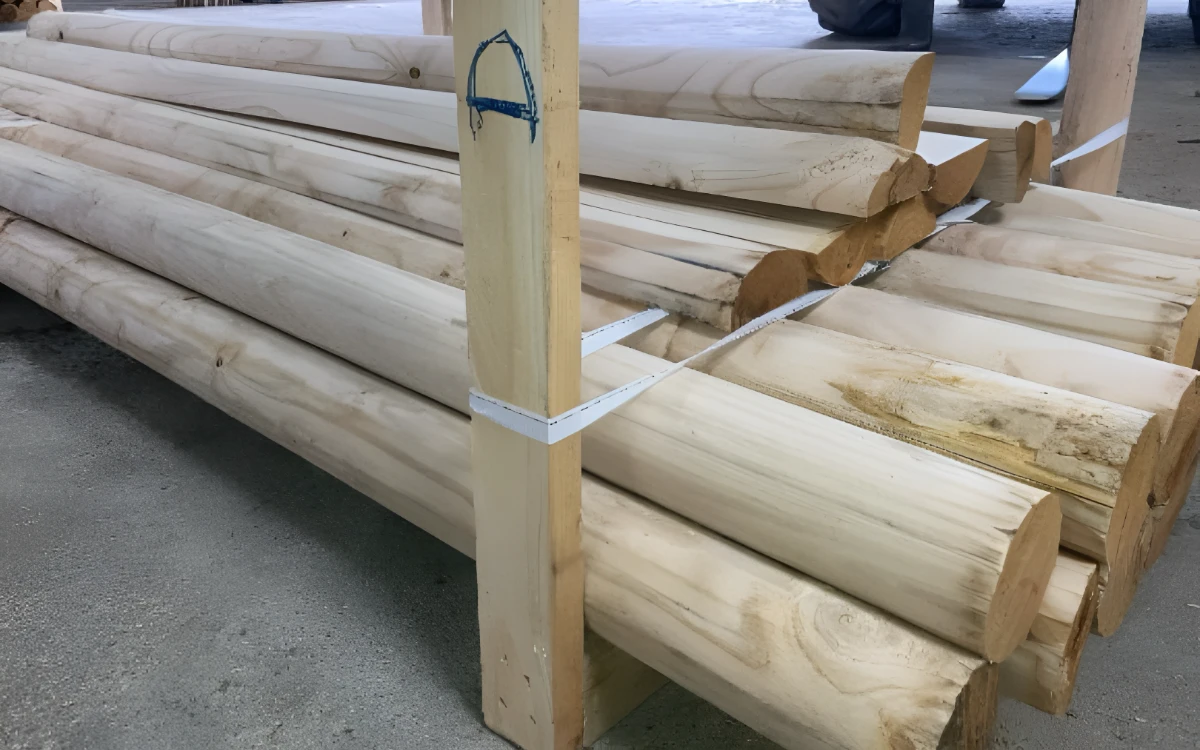 Piquets en bois fraisés