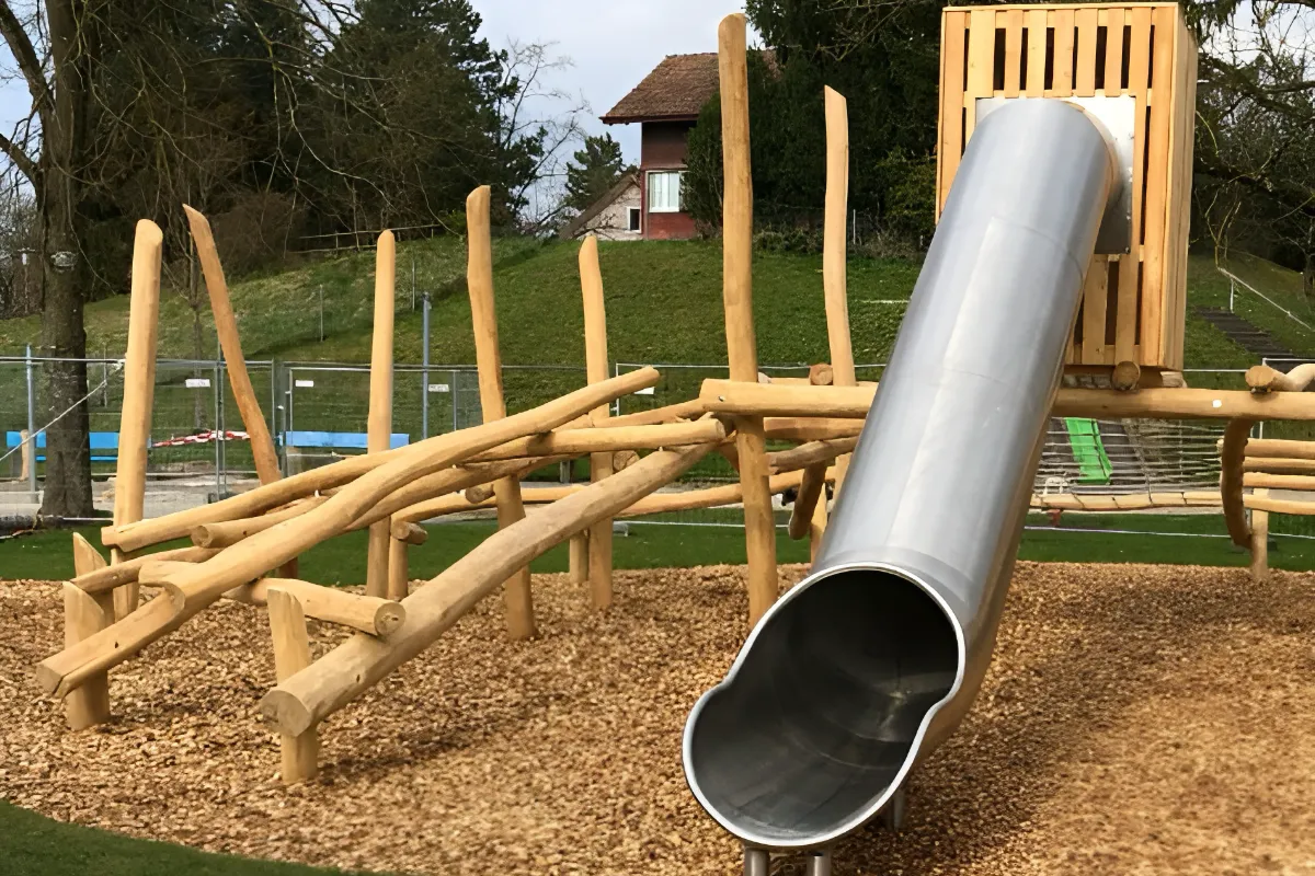Piquets en bois pour structures de jeux
